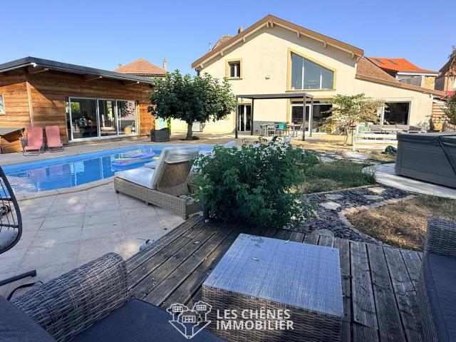 Maison 6 pièces 213 m²