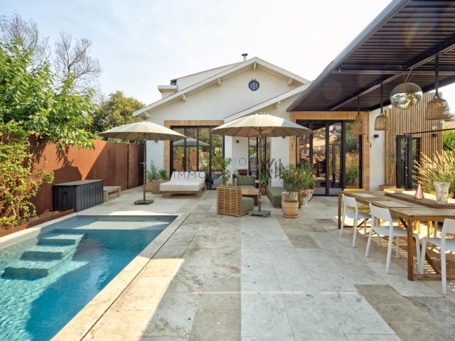Maison 6 pièces 213 m²