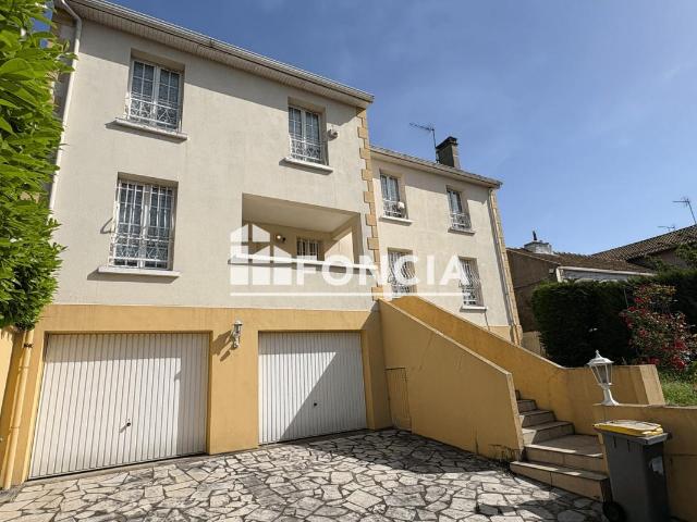Maison 6 pièces 213 m²