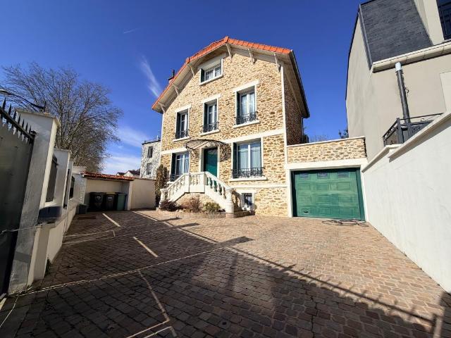 Maison 6 pièces 213 m²