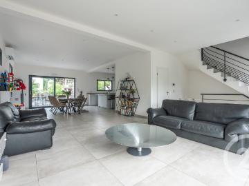 Maison 6 pièces 213 m²
