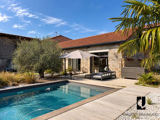 Maison 6 pièces 224 m²