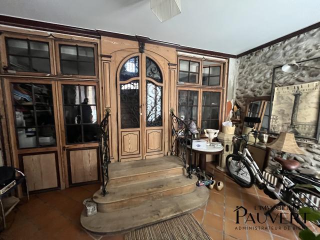 Maison 6 pièces 225 m²