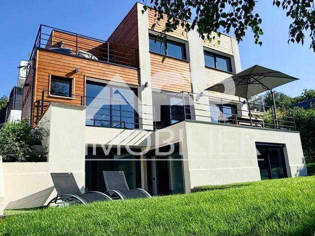 Maison 6 pièces 225 m²