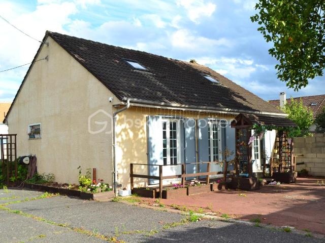 Maison 6 pièces 225 m²