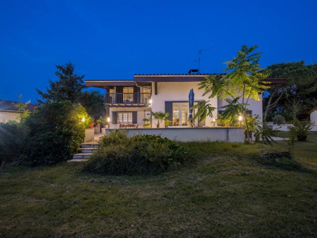 Maison 6 pièces 225 m²