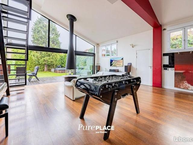 Maison 6 pièces 225 m²