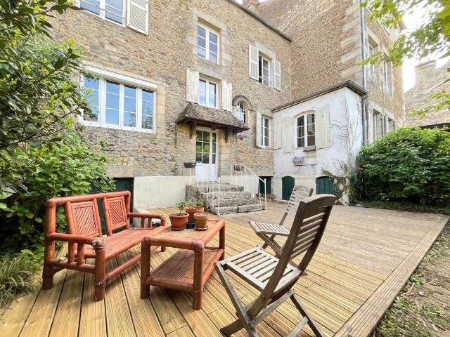 Maison 6 pièces 225 m²