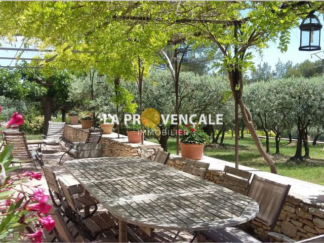 Maison 6 pièces 225 m²