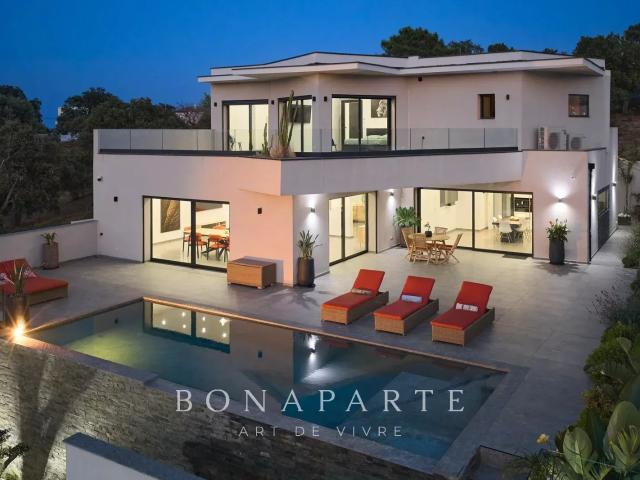 Maison 6 pièces 225 m²