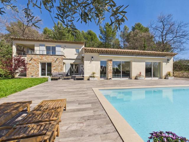 Maison 6 pièces 225 m²