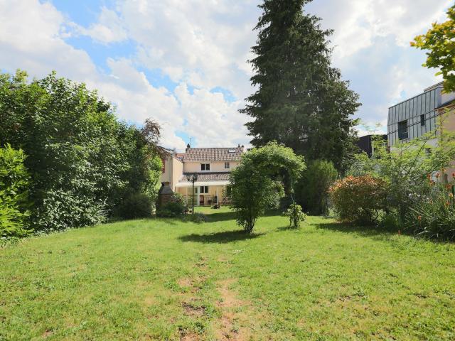 Maison 6 pièces 225 m²