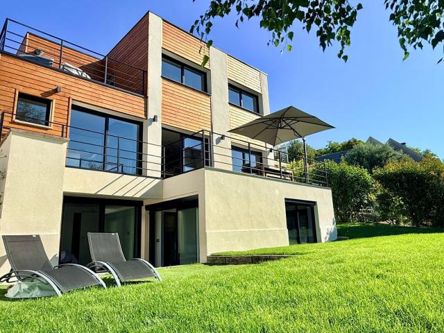 Maison 6 pièces 223 m²