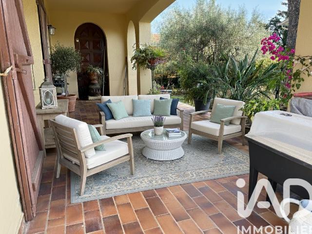 Maison 6 pièces 226 m²