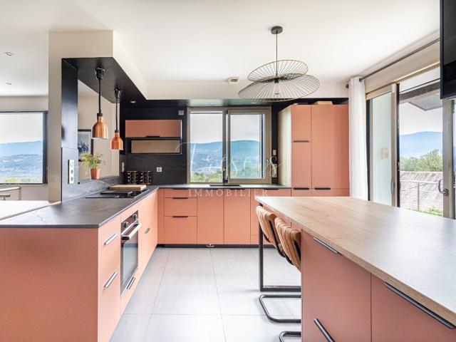 Maison 6 pièces 226 m²