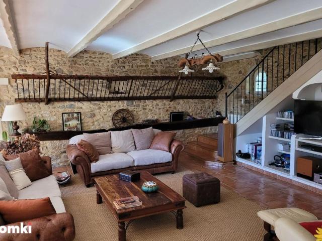 Maison 6 pièces 226 m²