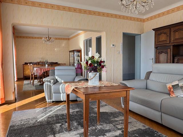 Maison 6 pièces 226 m²