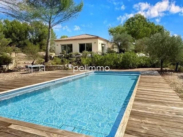 Maison 6 pièces 230 m²