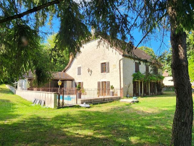 Maison 6 pièces 227 m²