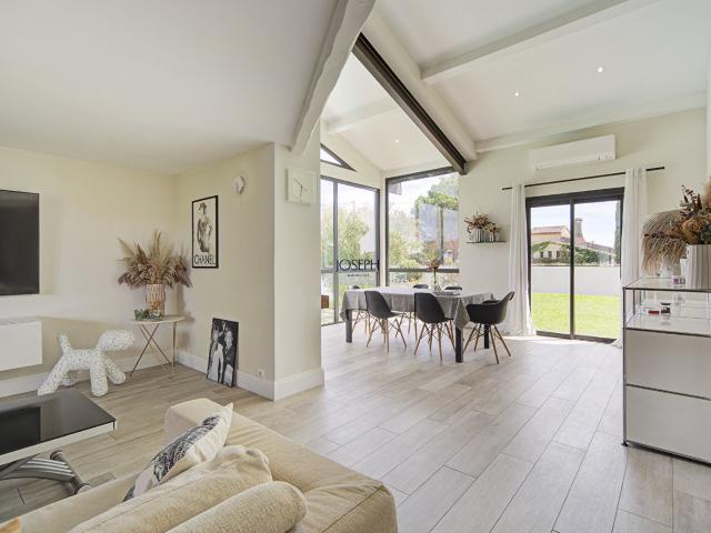 Maison 6 pièces 227 m²
