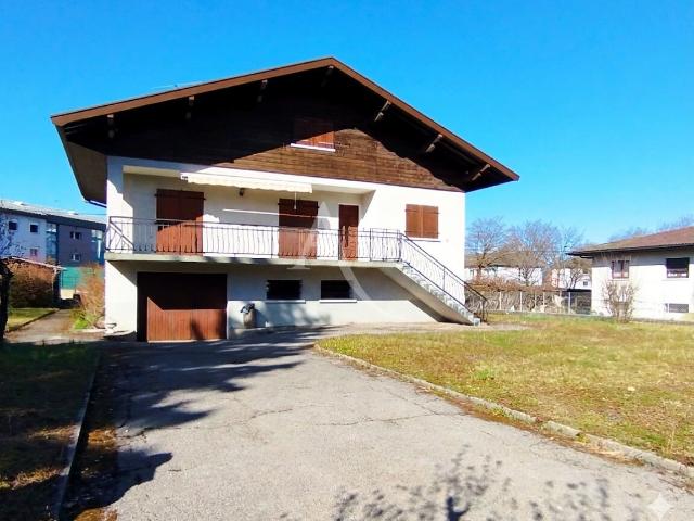 Maison 6 pièces 227 m²