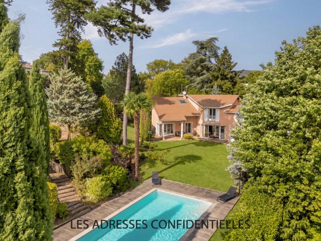 Maison 6 pièces 227 m²