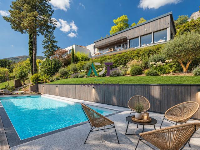Maison 6 pièces 227 m²