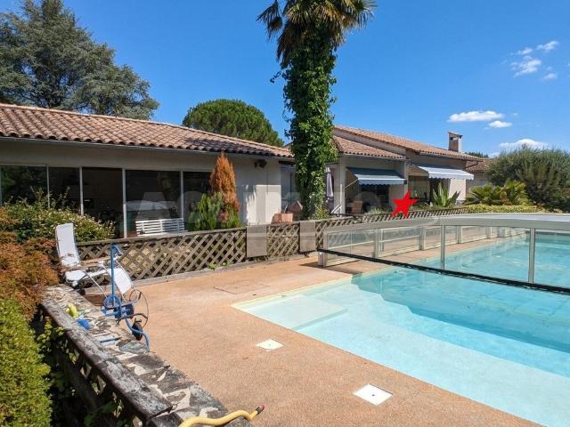 Maison 6 pièces 227 m²