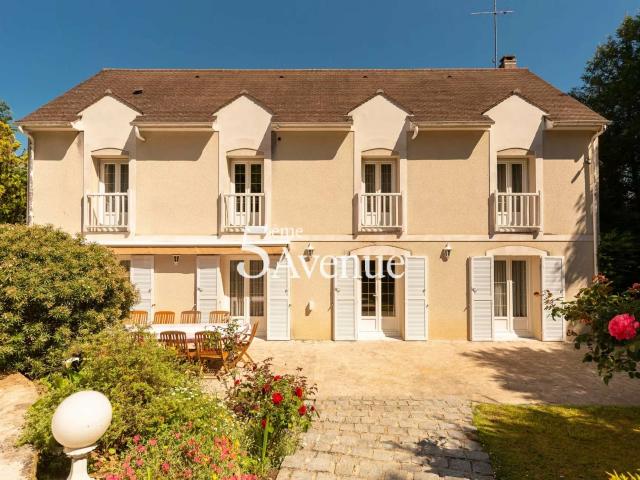 Maison 6 pièces 227 m²