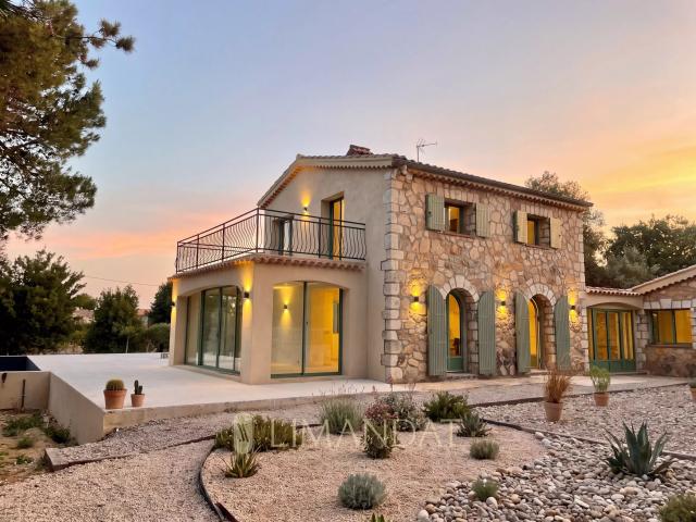 Maison 6 pièces 227 m²