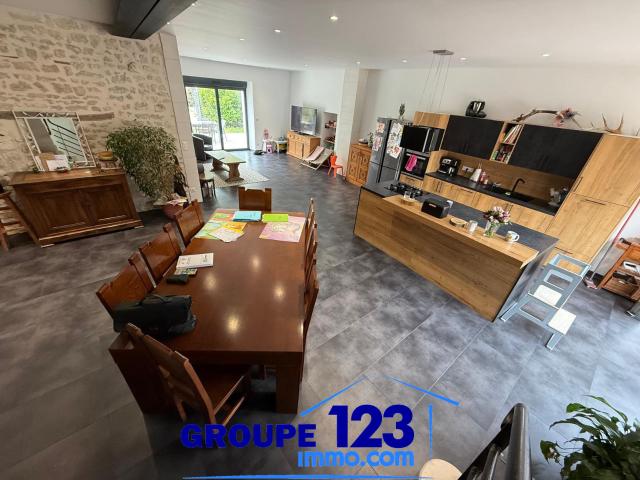 Maison 6 pièces 227 m²