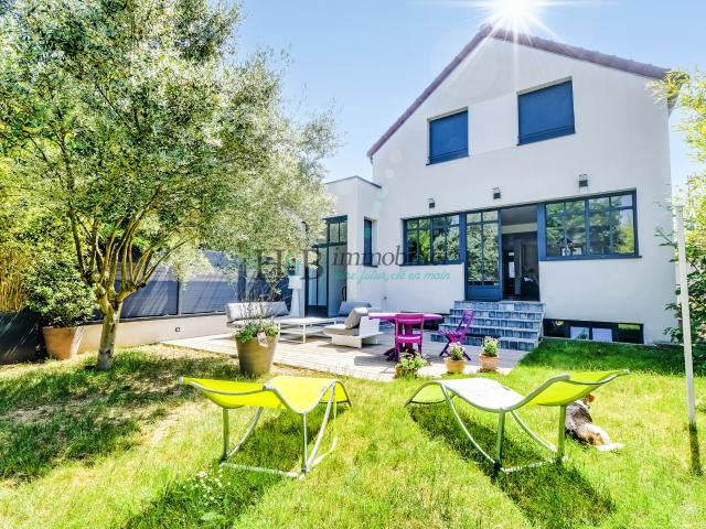Maison 6 pièces 227 m²