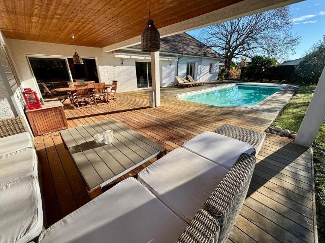 Maison 6 pièces 228 m²