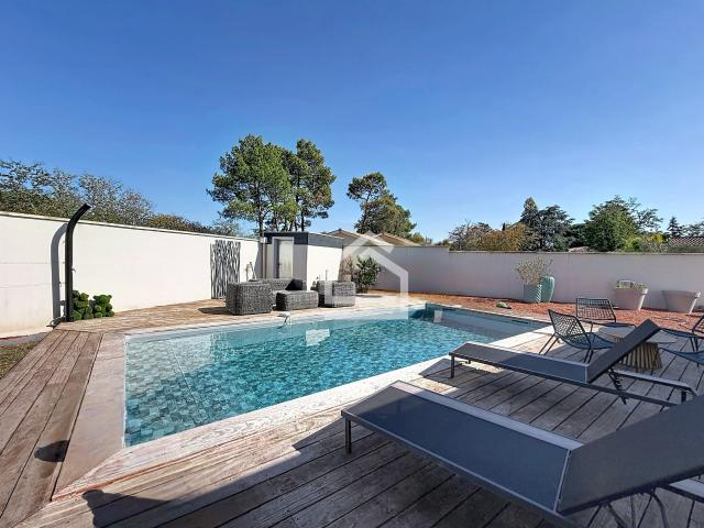 Maison 6 pièces 228 m²