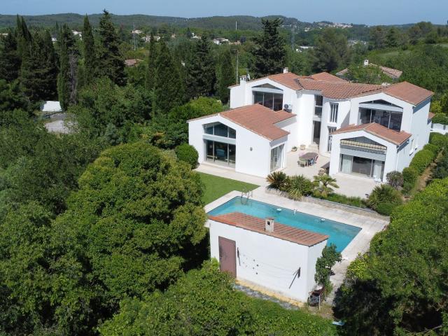 Maison 6 pièces 228 m²
