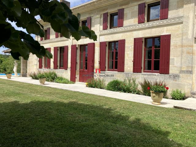 Maison 6 pièces 228 m²