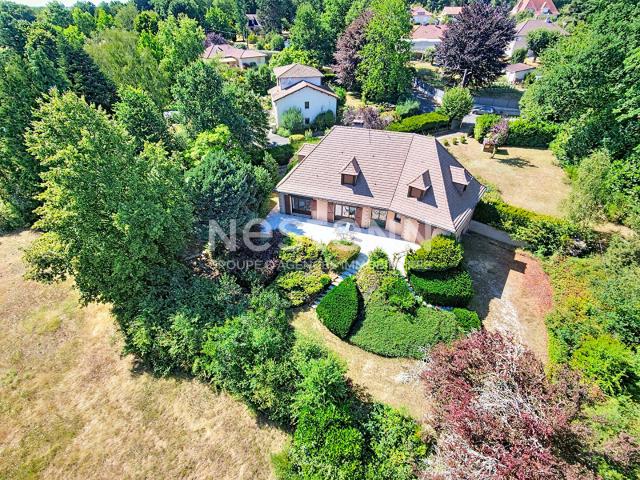 Maison 6 pièces 229 m²