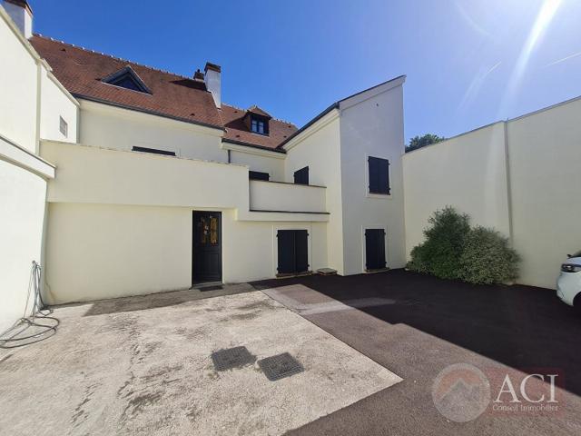 Maison 6 pièces 229 m²
