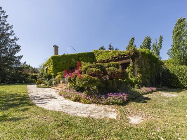 Maison 6 pièces 229 m²