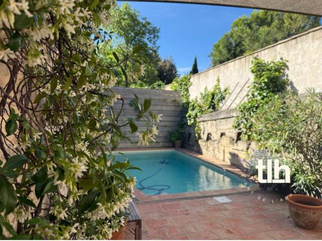 Maison 6 pièces 220 m²