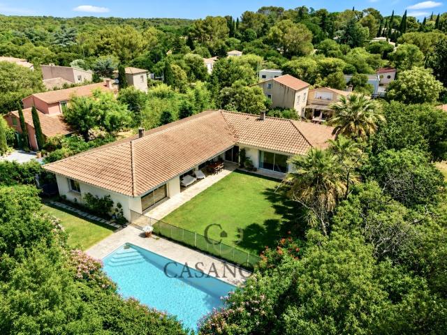 Maison 6 pièces 220 m²