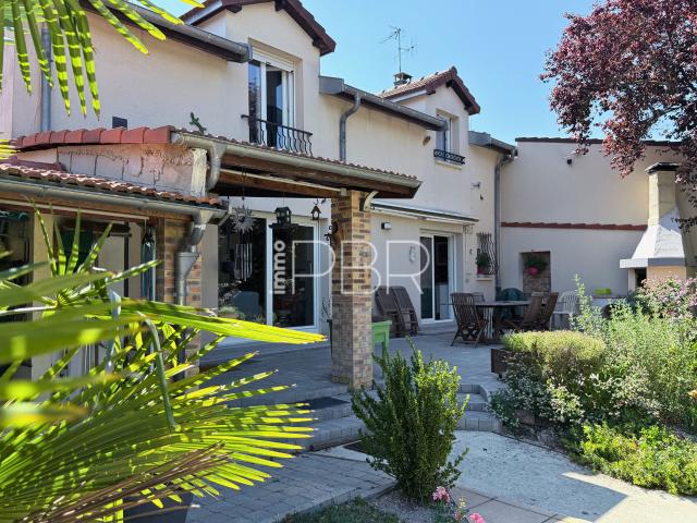 Maison 6 pièces 227 m²