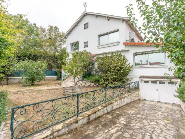 Maison 6 pièces 220 m²