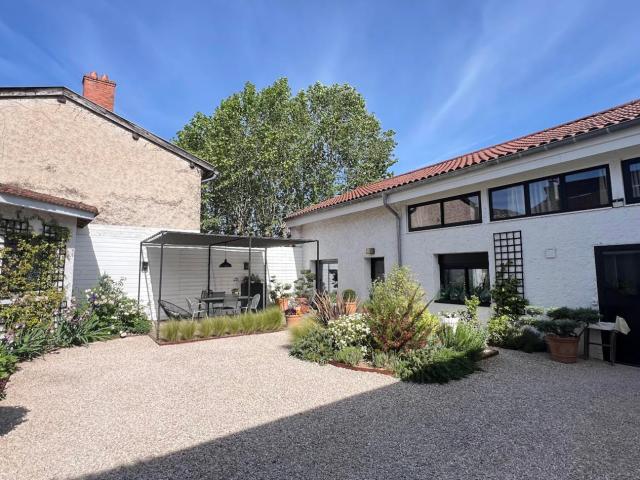 Maison 6 pièces 220 m²