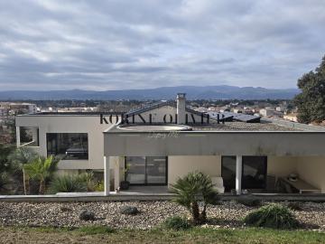 Maison 6 pièces 220 m²