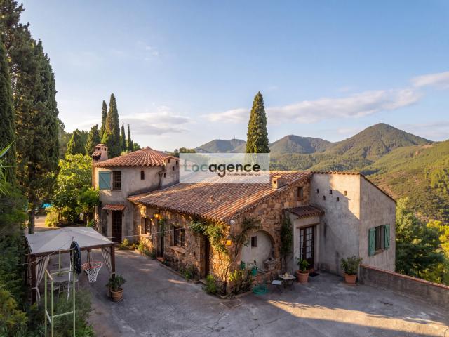 Maison 7 pièces 220 m²