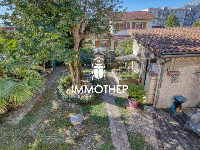 Maison 6 pièces 220 m²