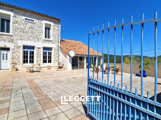 Maison 6 pièces 245 m²