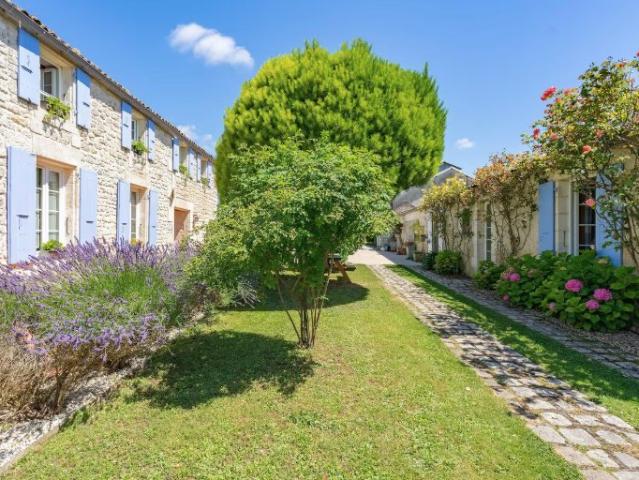 Maison 7 pièces 220 m²
