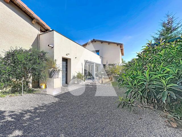 Maison 6 pièces 220 m²
